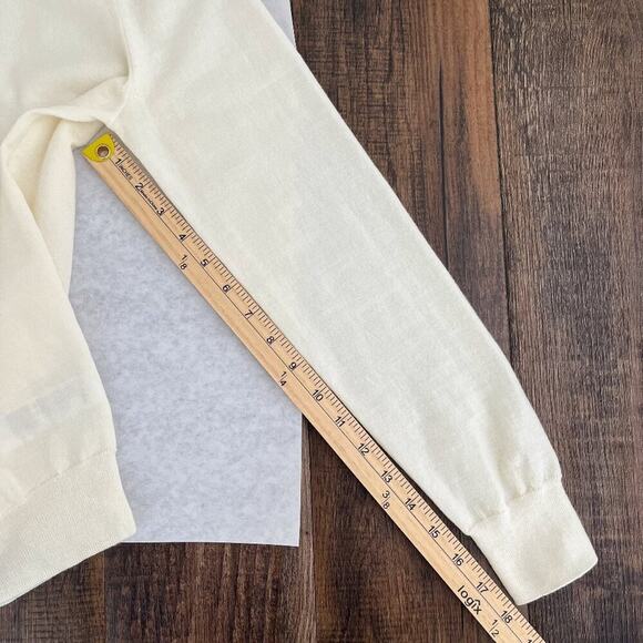 Tilley Merino Wool Turtleneck Sweater Stretch Layer * flaws * Size Medium Cream - Picture 16 of 16